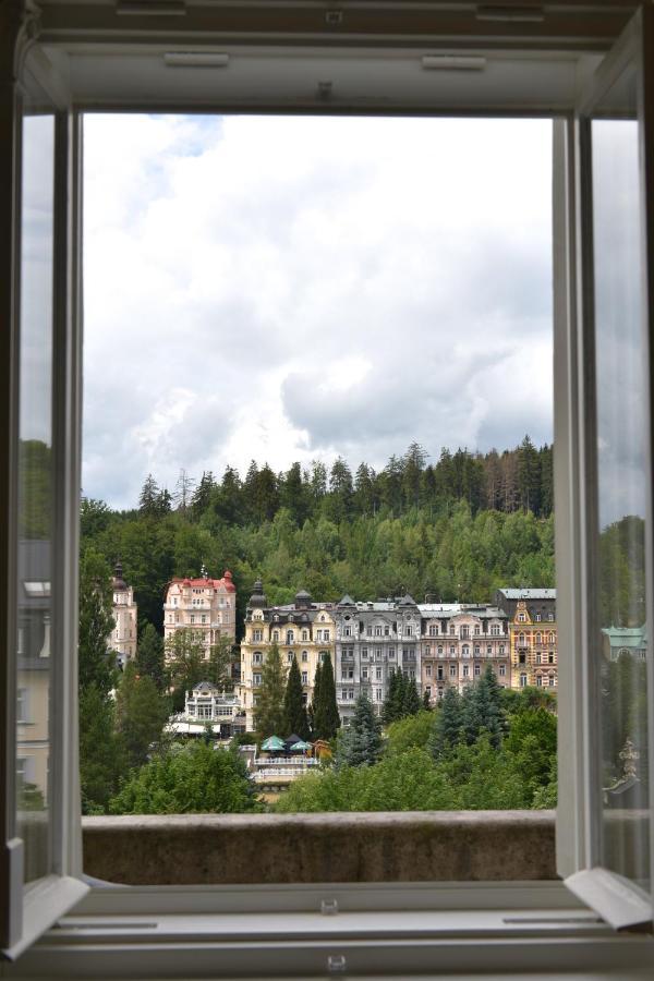 Kolonada Luxury 3 Bedroom Apartment Manes Mariánské Lázně Esterno foto